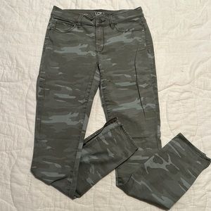 Loft green camo stretch skinny jeans